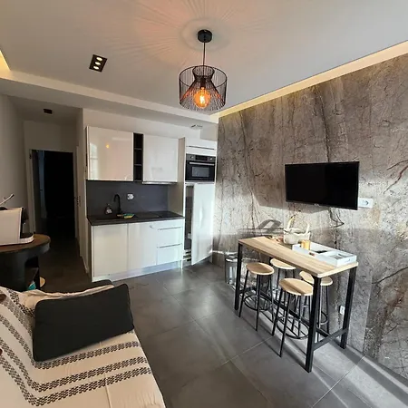 Апартаменты Magnifique Vue - 2 Pieces Climatise Avec Terrasse A Cap Esterel