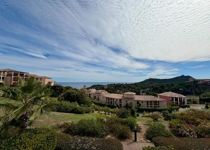 Апартаменты Magnifique Vue - 2 Pieces Climatise Avec Terrasse A Cap Esterel